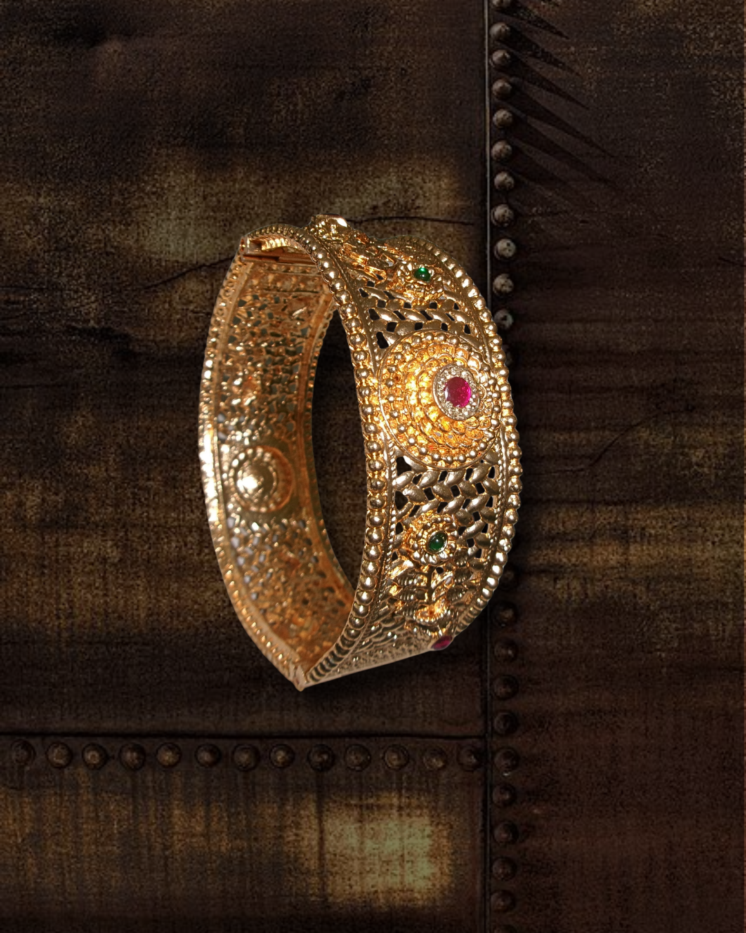 Gold Circle Gem Bangle